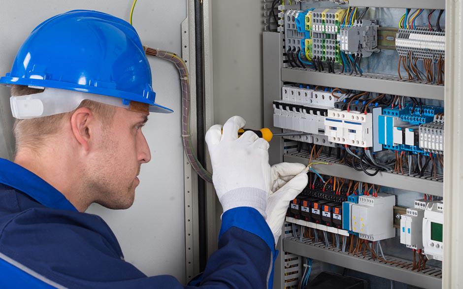 cherche électricien Courtry